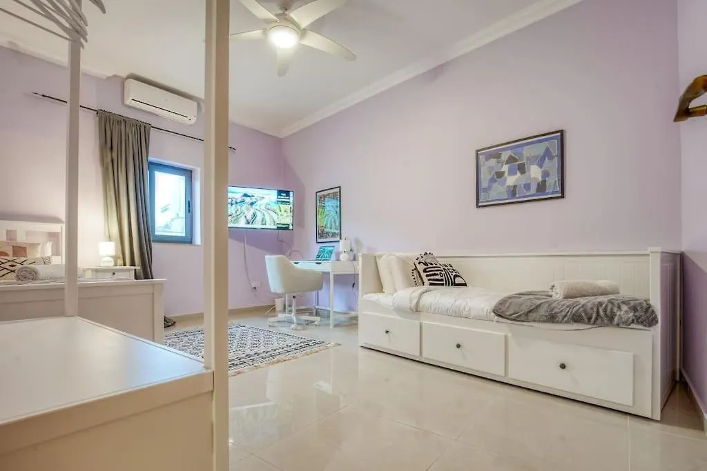 Spacious And Central Flat In Spinola Bay Saint Julian's マルタ