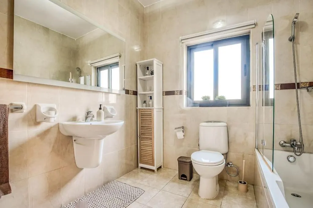 Spacious And Central Flat In Spinola Bay Saint Julian's 0*,  マルタ