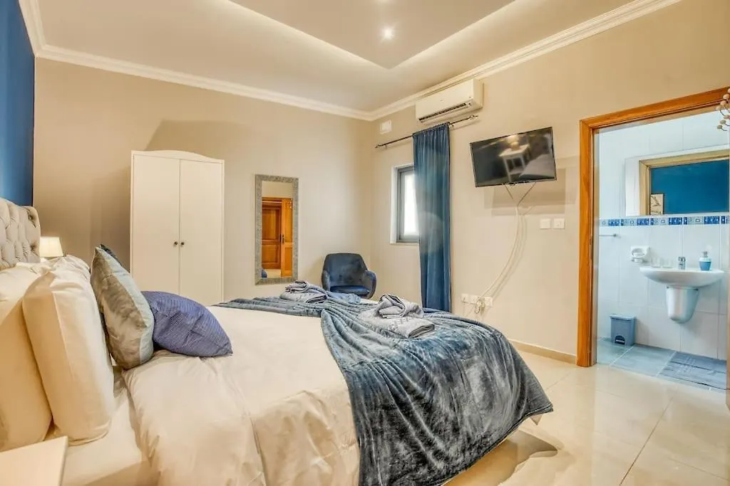 Spacious And Central Flat In Spinola Bay Saint Julian's