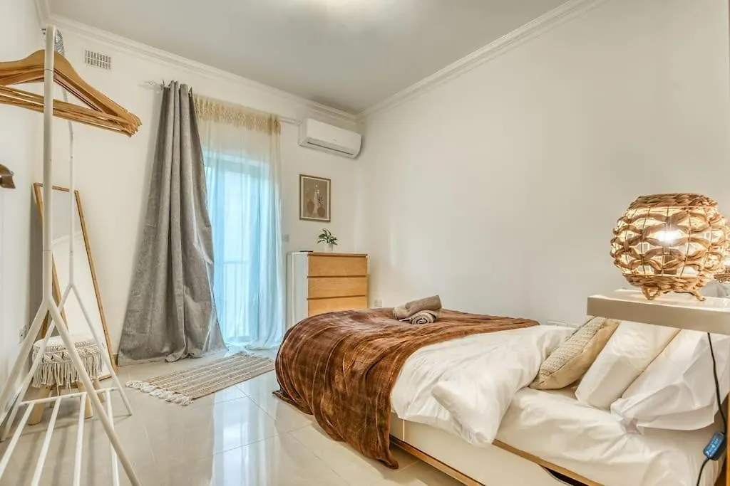 Apartment Spacious And Central Flat In Spinola Bay Saint Julian's